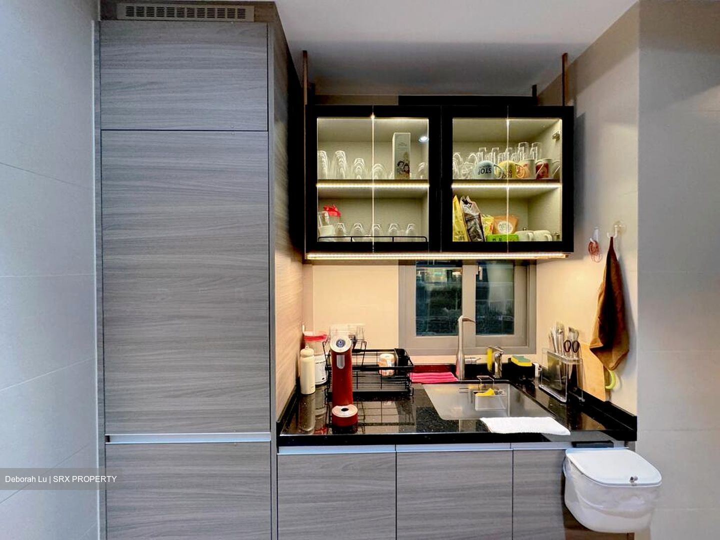 8 Saint Thomas (D9), Condominium #576812171
